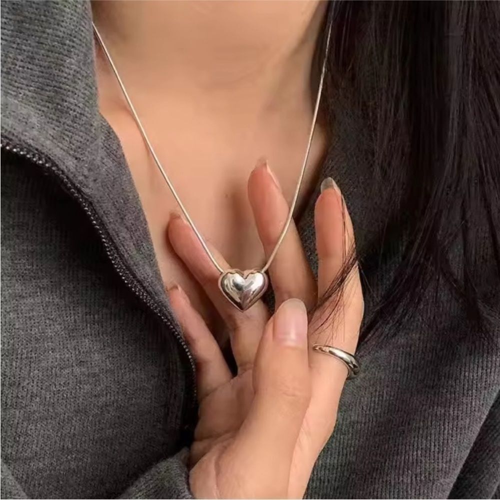 Elegant Silver Heart Pendant Necklace